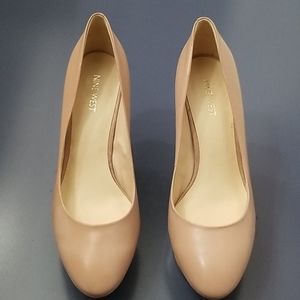 Nine West Blush leather platform pumps